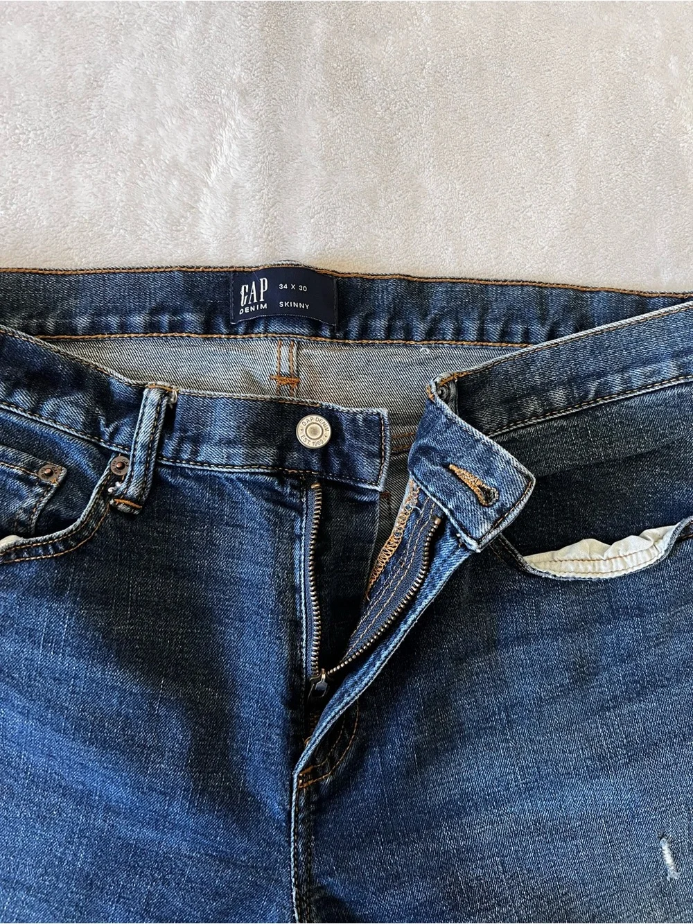GAP Men's Slim Distressed Jeans in Dark Blue Wash Size 34X30